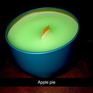 Woodwick strong scented candles